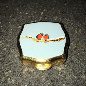 Vintage Stratton pill box